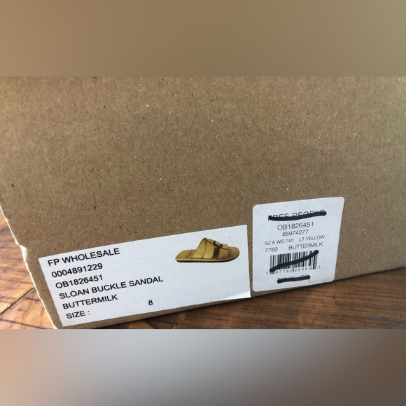 NIB Free People Sloan Buckle Flat Sandals in Light Yellow - Size 8 - Picture 9 of 9